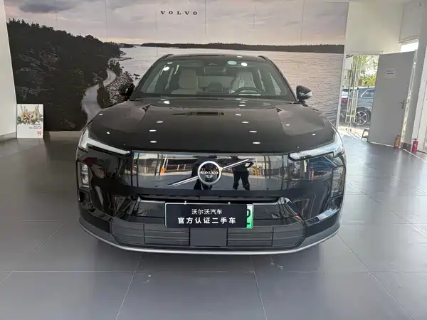 Volvo XC70 Plug-In Hybrid 2026
