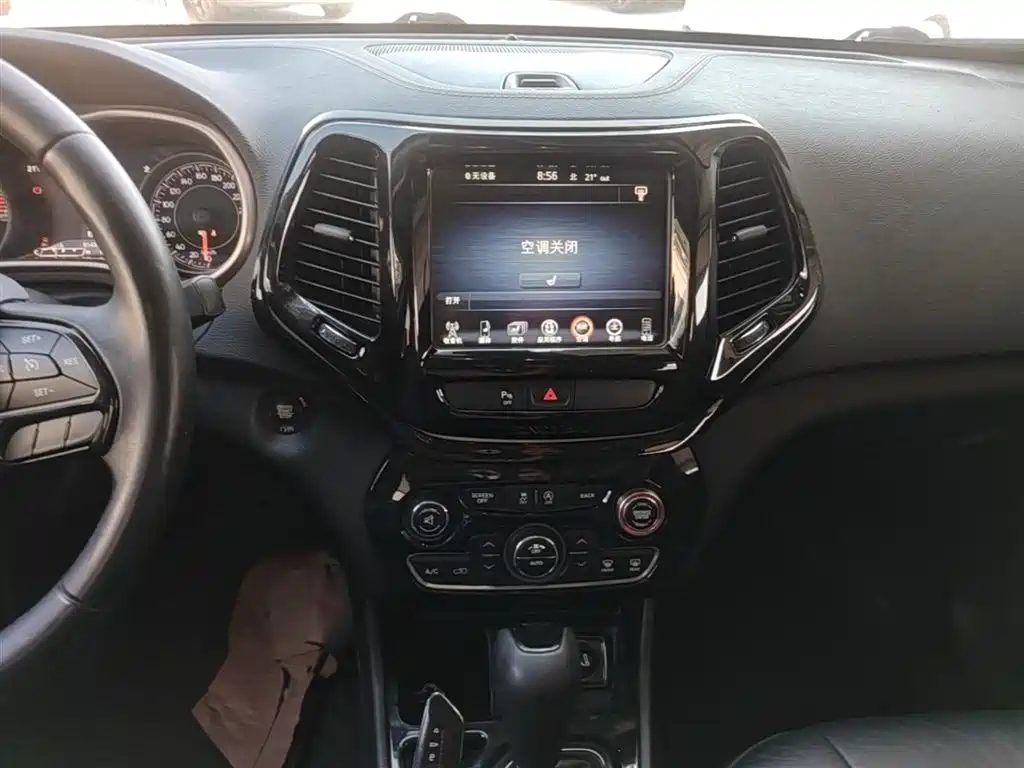 Jeep Cherokee 2017 — фото 13