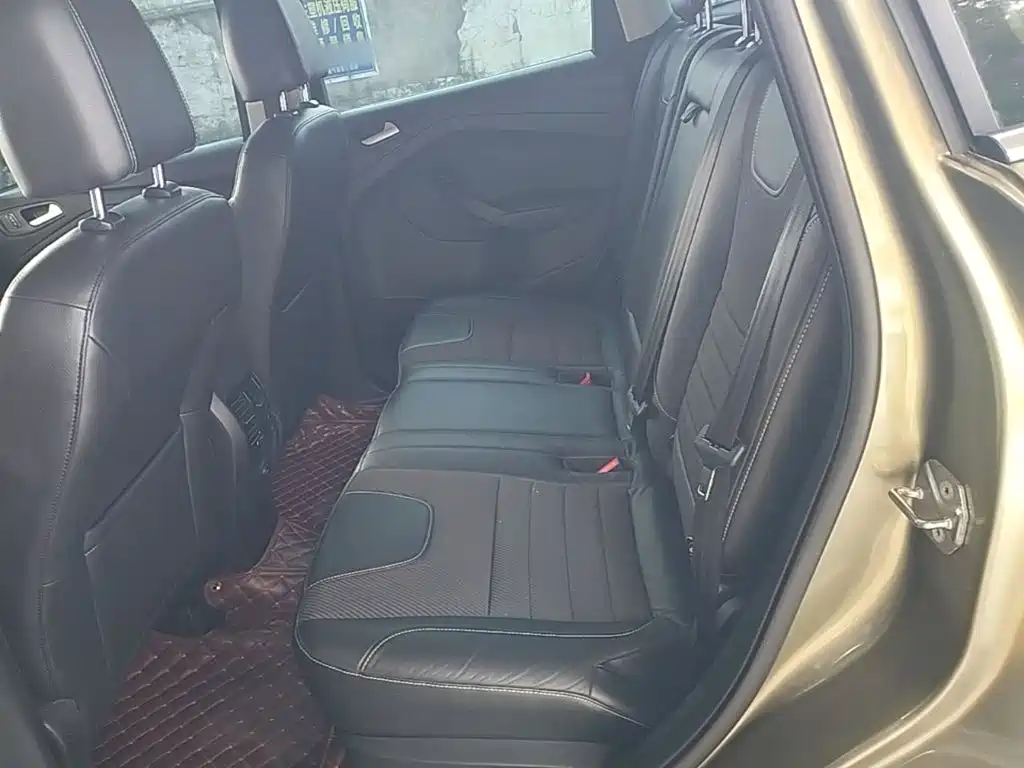 Ford Kuga 2015 — фото 17