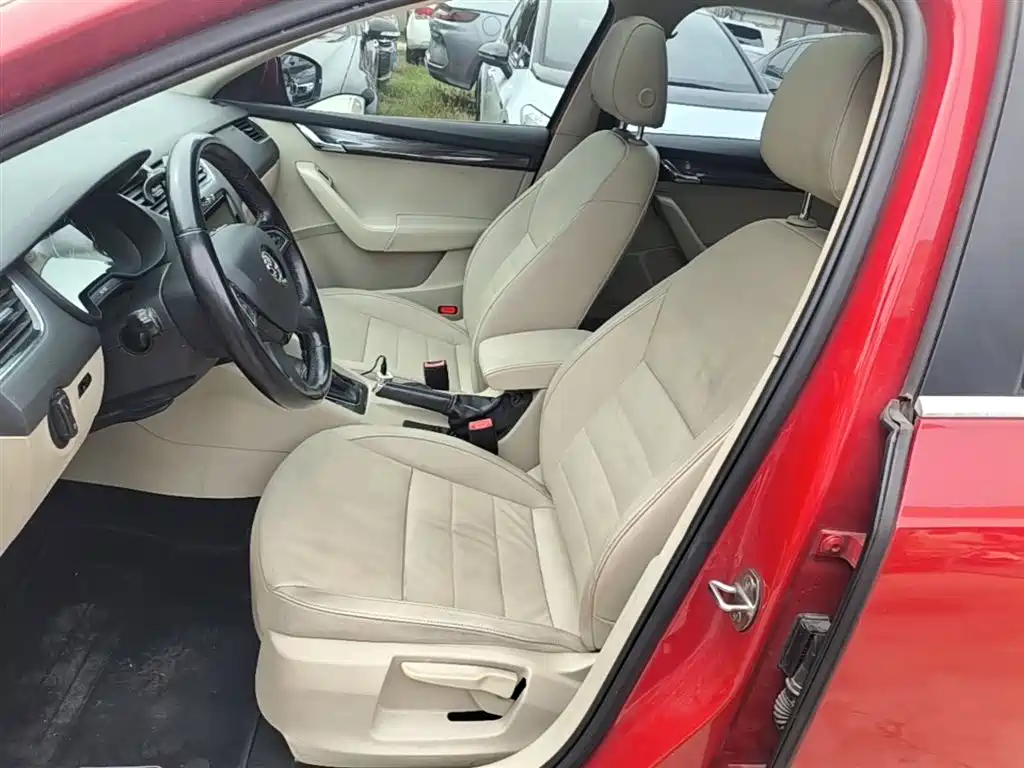 Skoda Octavia 2015 — фото 15