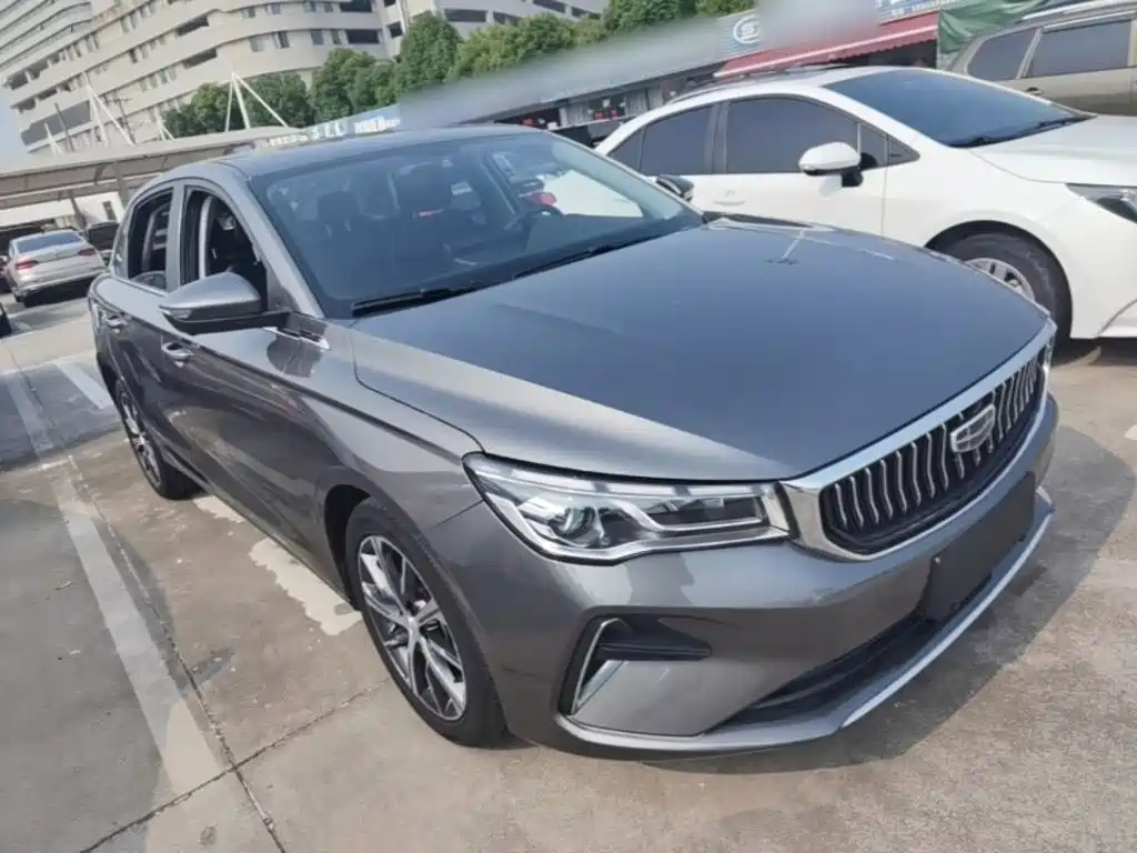 Geely Emgrand 2022