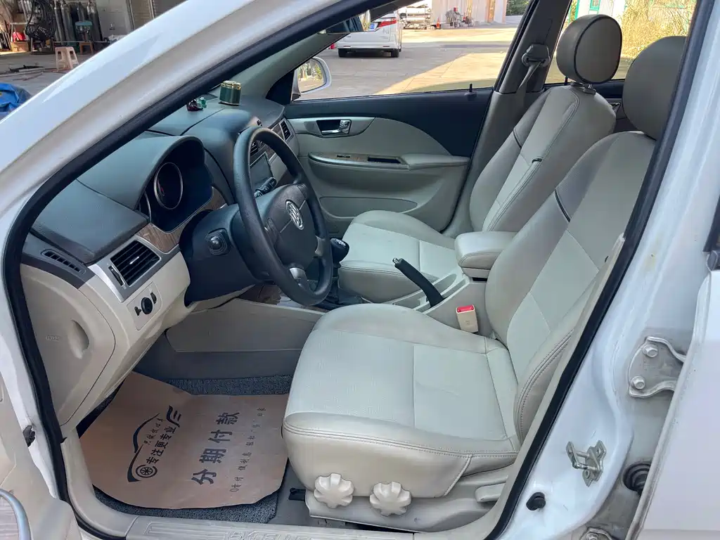 Buick Excelle 2015 — фото 13