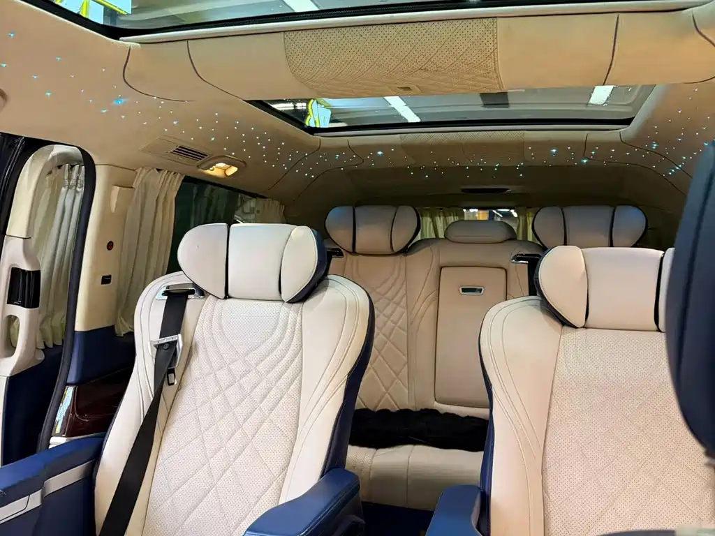 Mercedes-Benz V-Class 2016 — фото 10