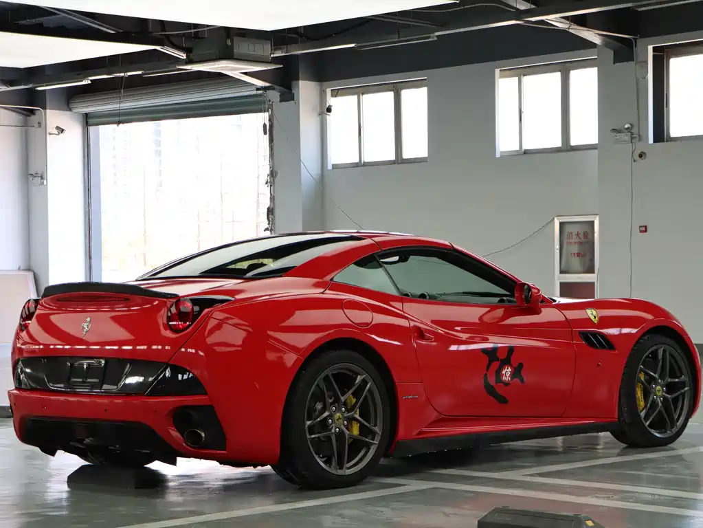 Ferrari California T 2012 — фото 16