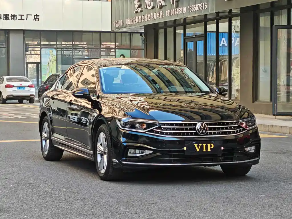 Volkswagen Magotan 2025
