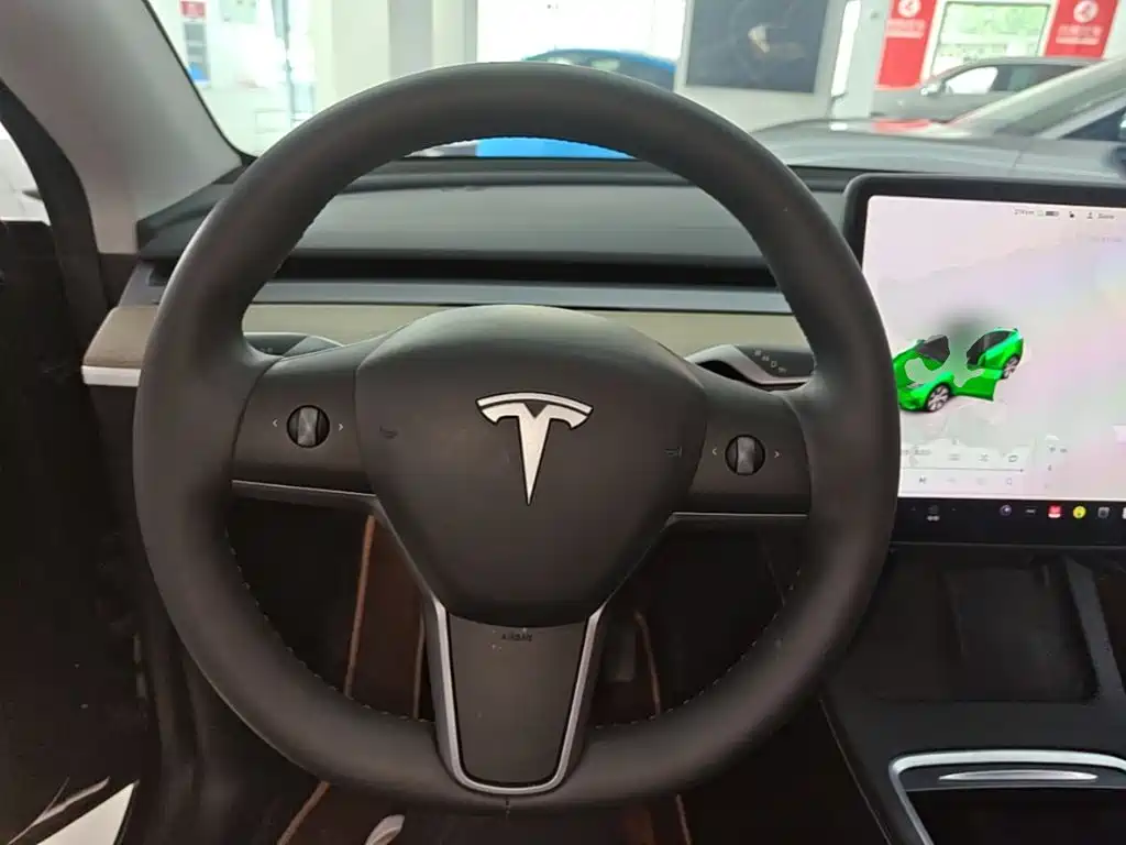 Tesla Model Y 2023 — фото 11