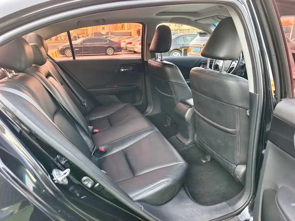 Honda Accord 2018 — фото 18