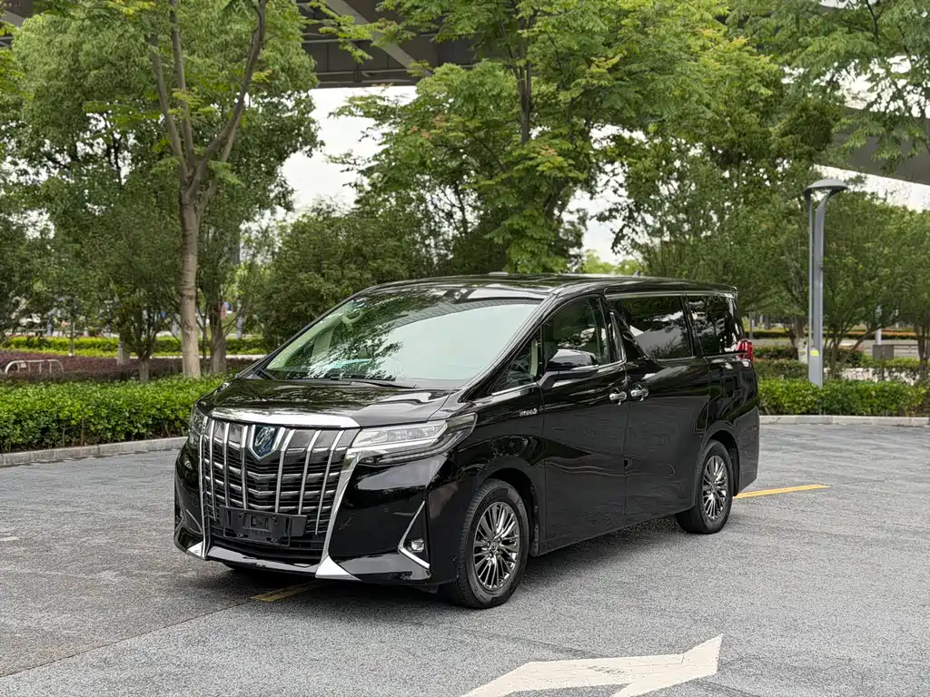Toyota Alphard 2021 — фото 1