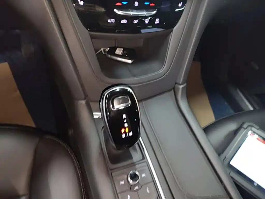 Cadillac XT5 2020 — фото 14