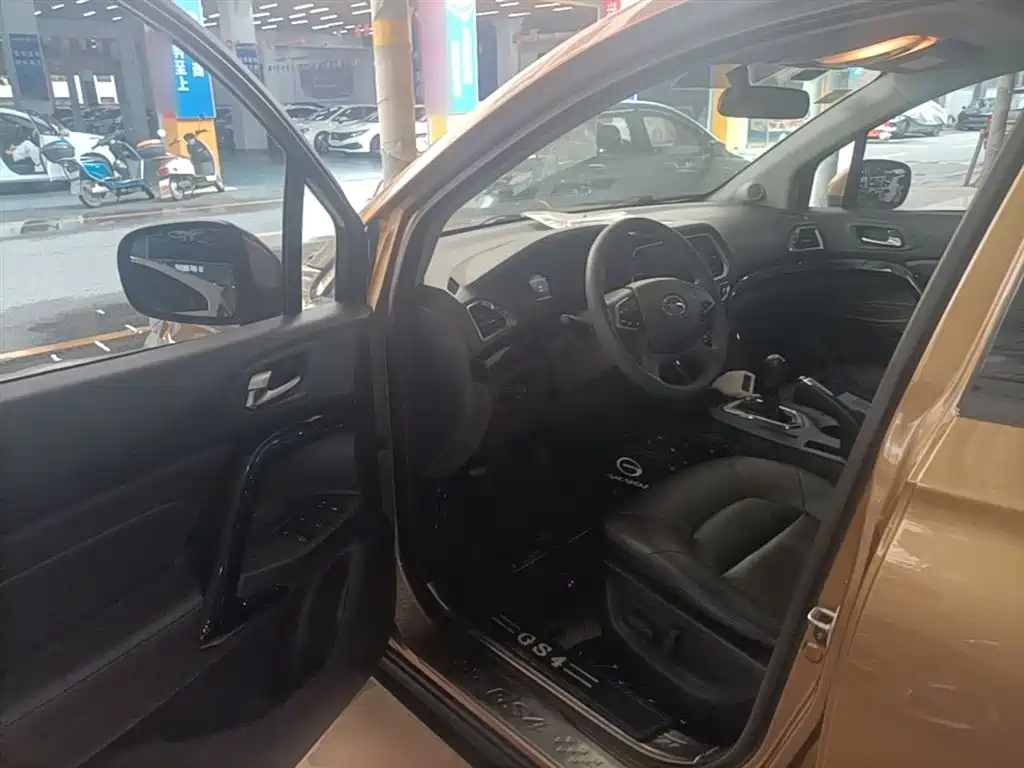 GAC Motor Trumpchi GS4 2015 — фото 16