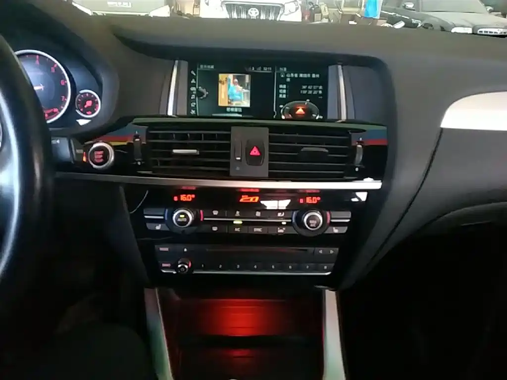 BMW X4 2017 — фото 13