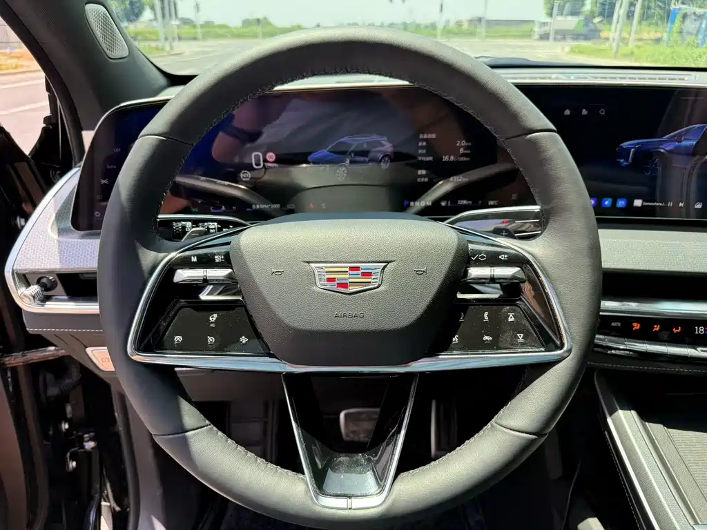 Cadillac XT5 2025 — фото 5