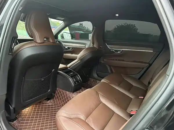 Volvo S90 2024