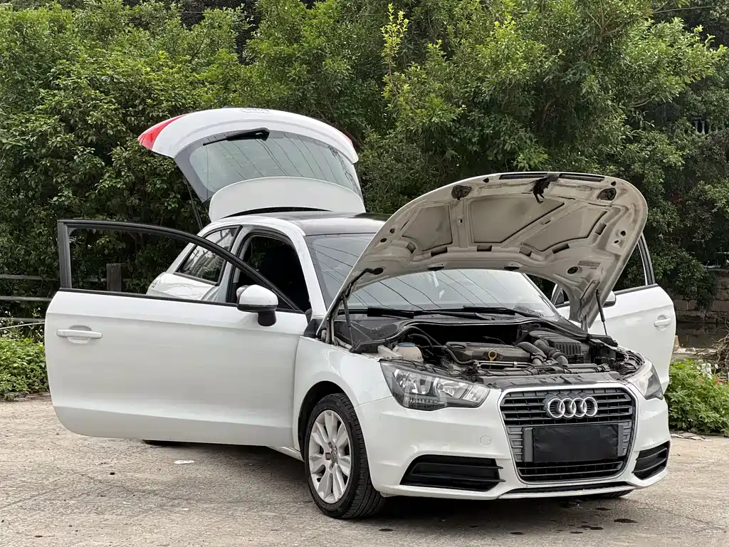 Audi A1 2014 — фото 2