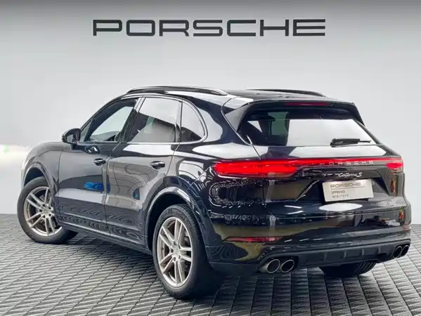 Porsche Cayenne 2022