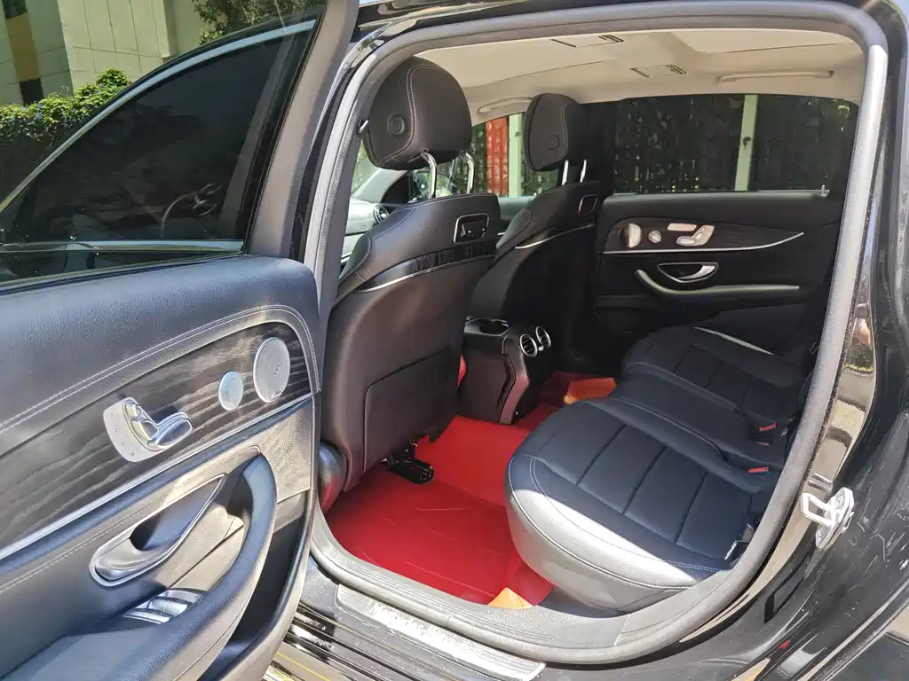 Mercedes-Benz E-Class 2020 — фото 11