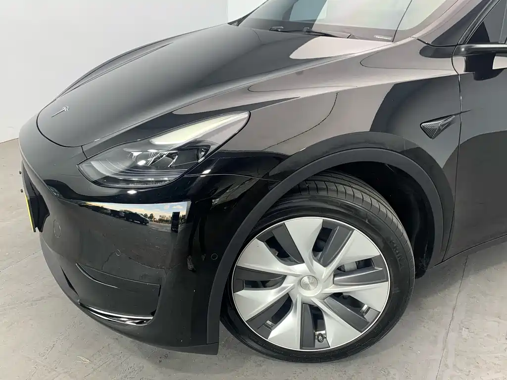 Tesla Model Y 2022 — фото 11