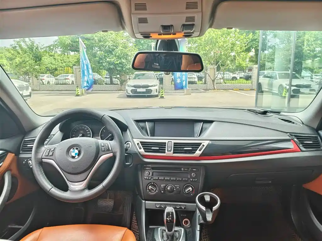 BMW X1 2015 — фото 9