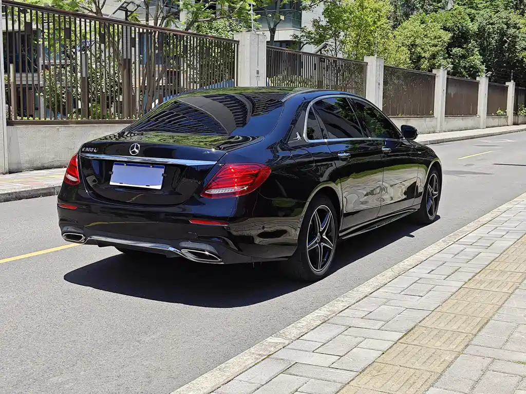 Mercedes-Benz E-Class 2020 — фото 20