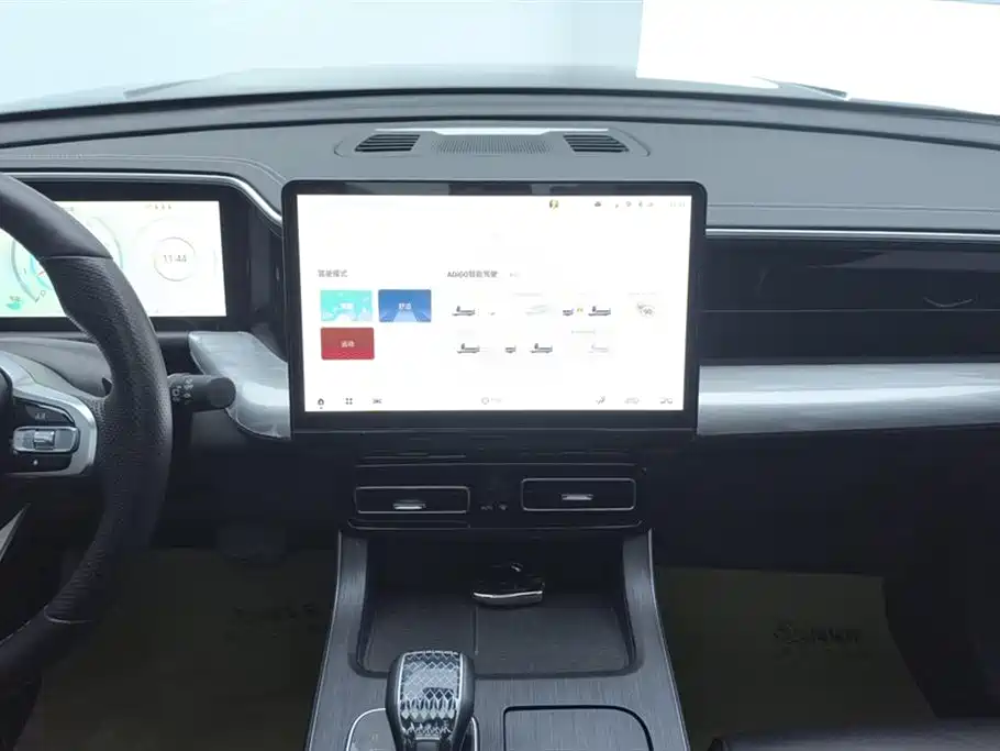 GAC Motor Trumpchi GS8 2023 — фото 13