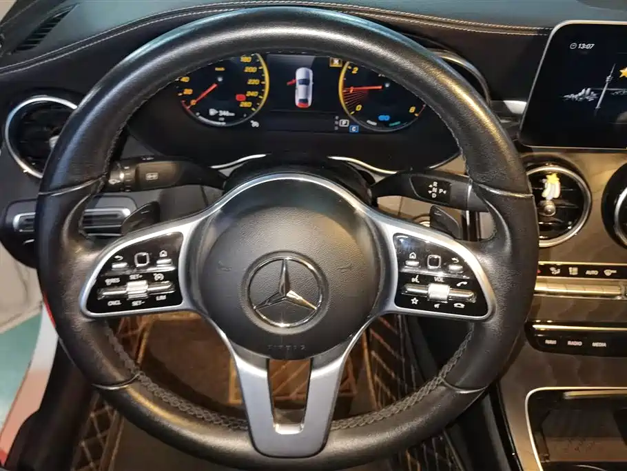 Mercedes-Benz C-Class 2019 — фото 15