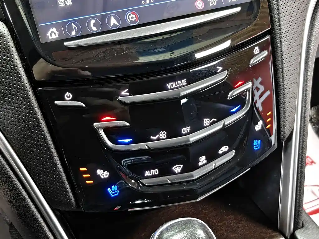 Cadillac XTS 2018 — фото 15