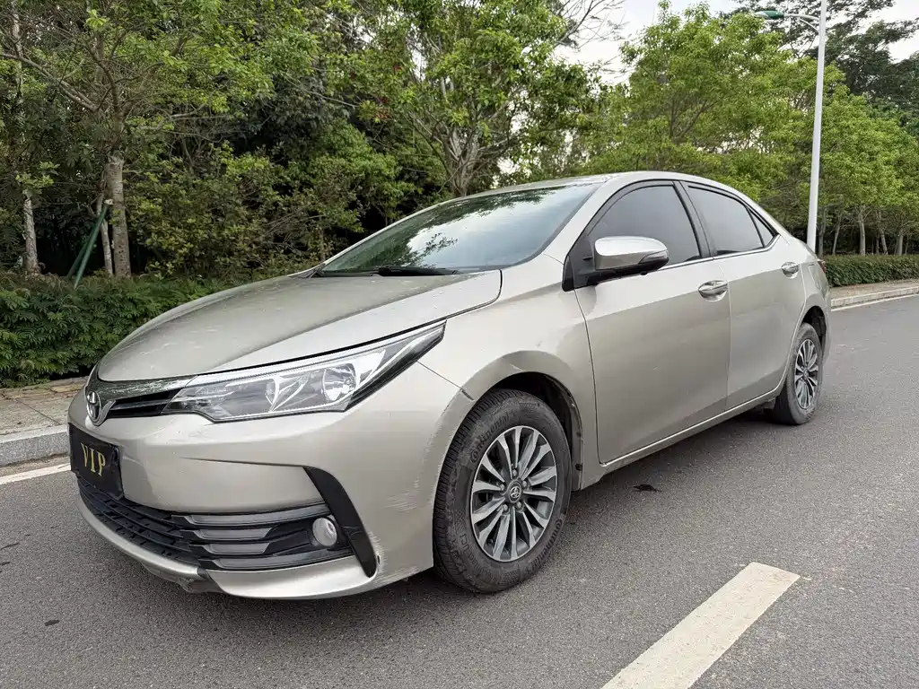 Toyota Corolla 2018 — фото 1