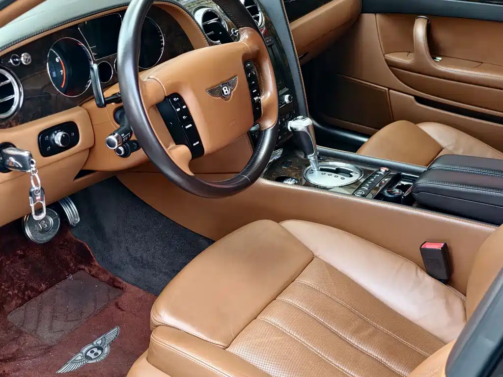 Bentley Flying Spur 2011 — фото 2