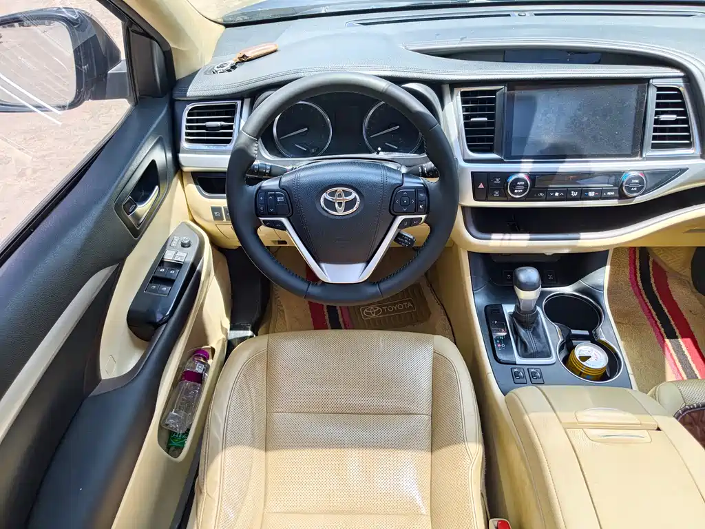 Toyota Highlander 2018 — фото 9