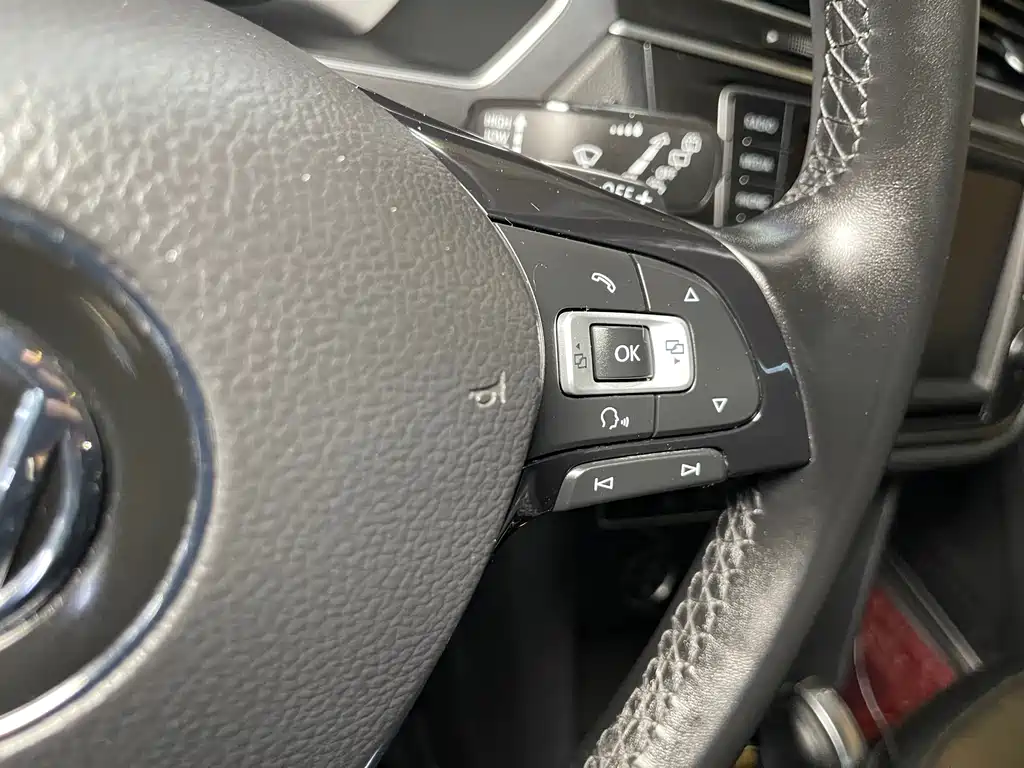 Volkswagen Tiguan 2017 — фото 11