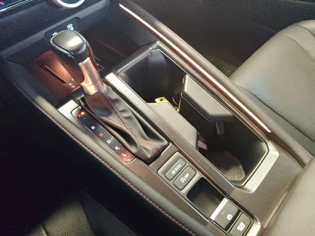 Honda Accord 2023 — фото 11