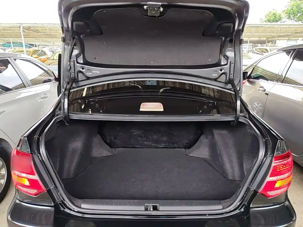 Toyota Corolla 2015 — фото 16