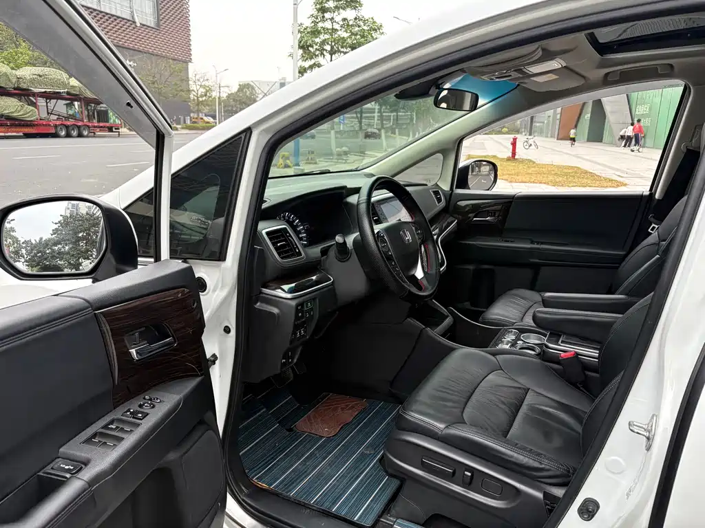 Honda Odyssey 2020 — фото 11