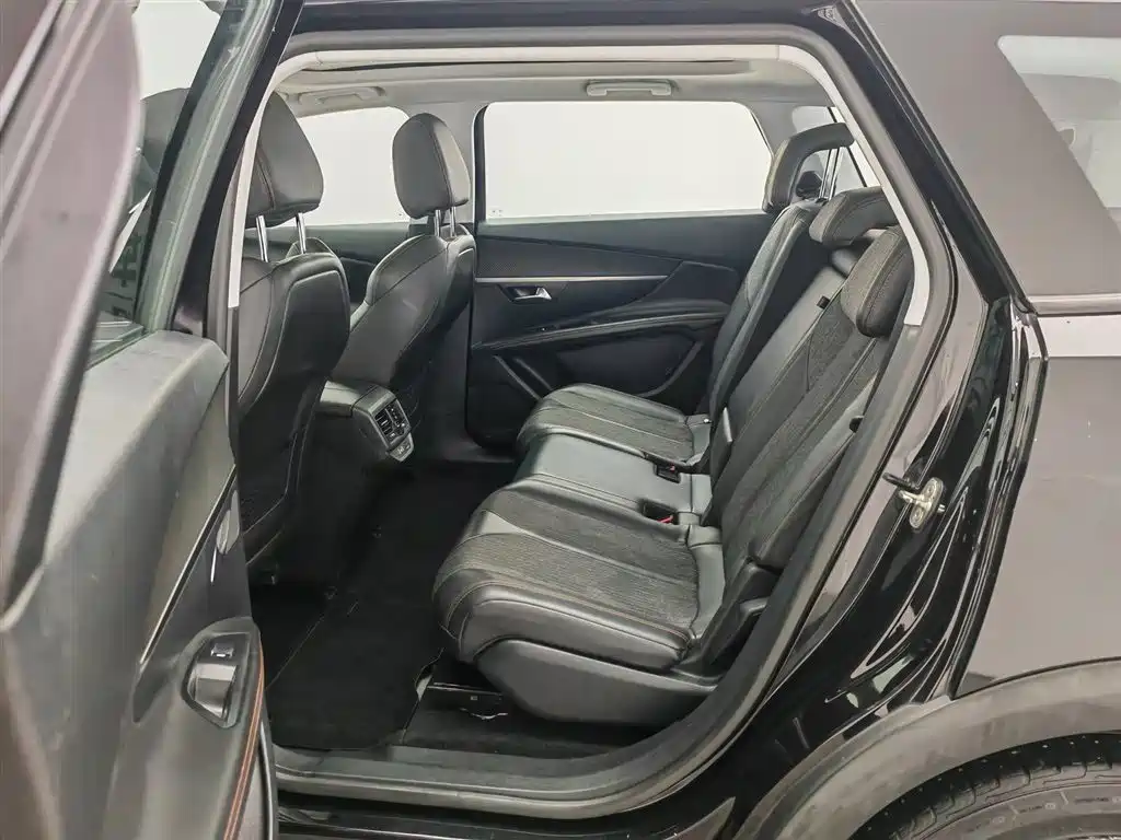 Peugeot 5008 2017 — фото 15