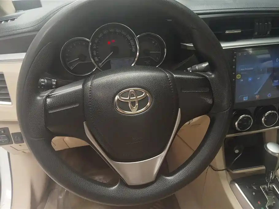 Toyota Corolla 2015 — фото 15