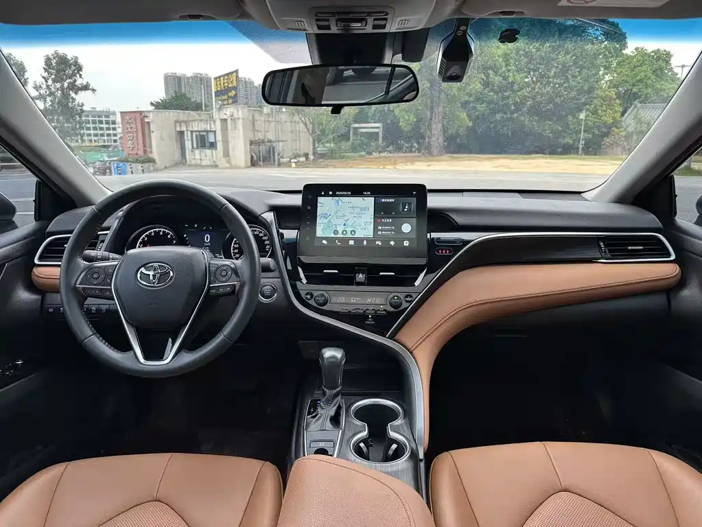 Toyota Camry 2021