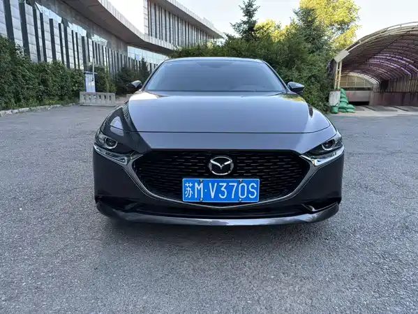 Mazda 3 Axela 2024