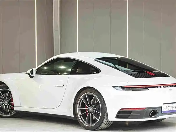 Porsche 911 2022 — фото 9
