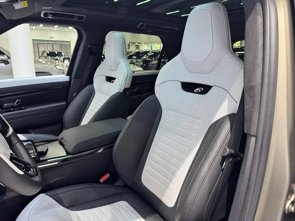 Land Rover Range Rover Sport 2025 — фото 12