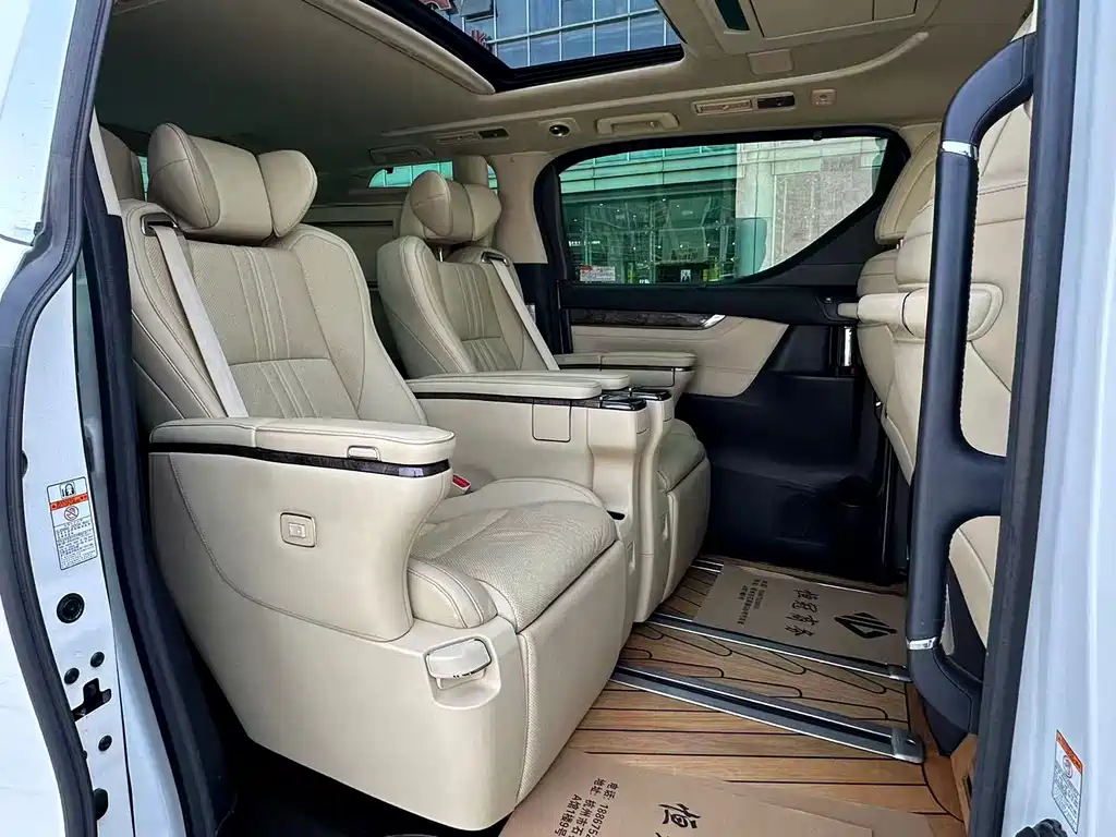 Toyota Vellfire 2021 — фото 11