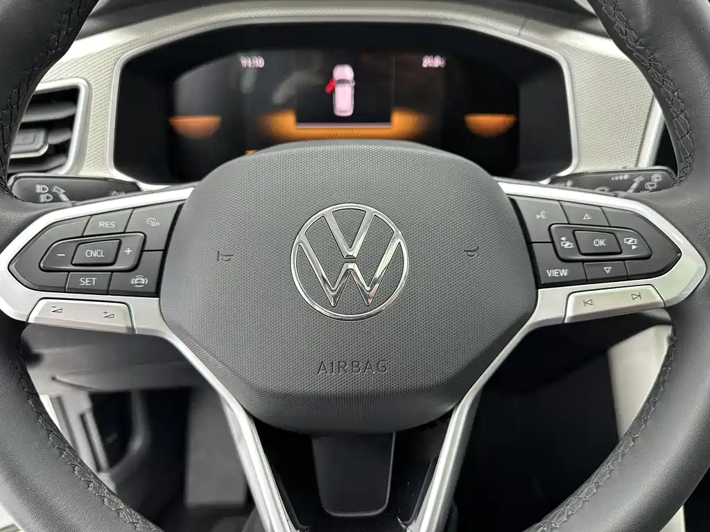 Volkswagen T-Roc 2023 — фото 14