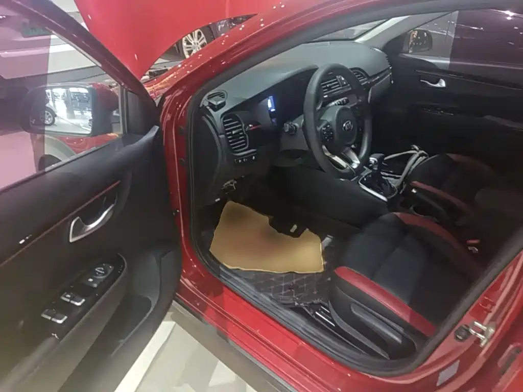 Kia KX Cross 2018 — фото 16