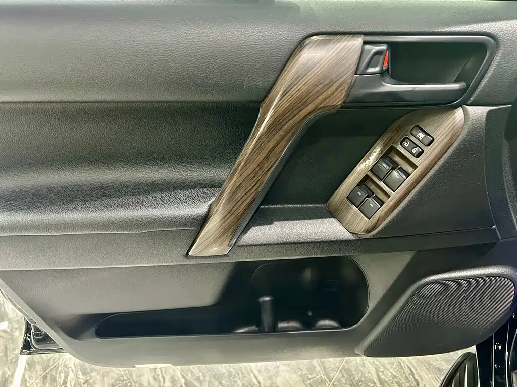 Toyota Prado 2020 — фото 21
