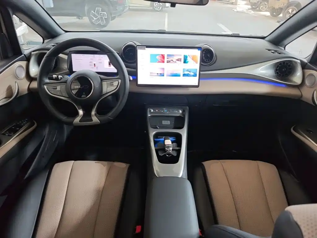 BYD Dolphin 2025 — фото 10