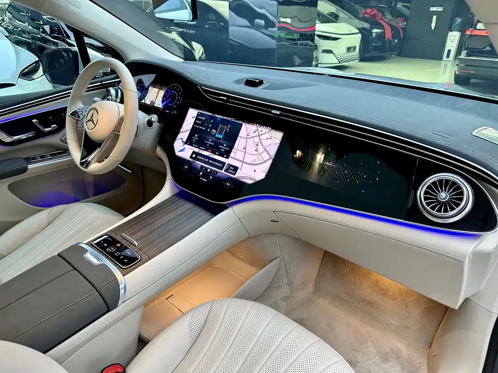 Mercedes-Benz EQS SUV 2023 — фото 14