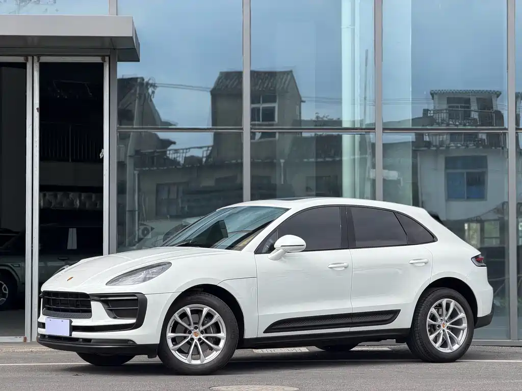 Porsche Macan 2023 — фото 1