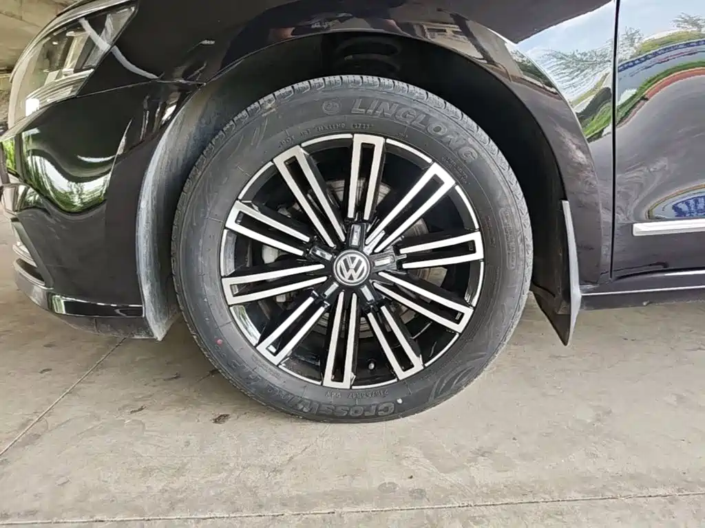 Volkswagen Passat 2018 — фото 23
