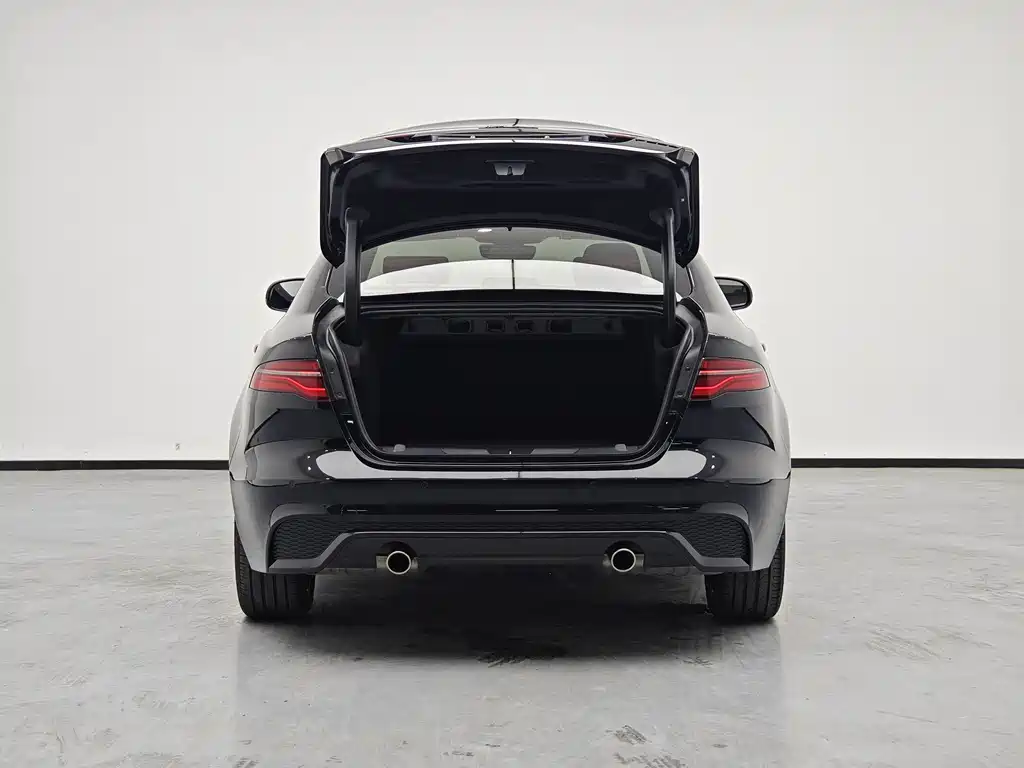 Jaguar XEL 2022 — фото 17