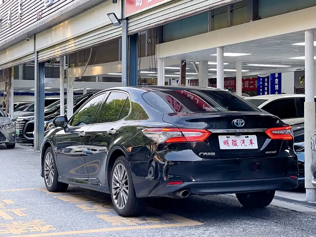 Toyota Camry 2020 — фото 4