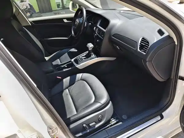 Audi A4L 2012